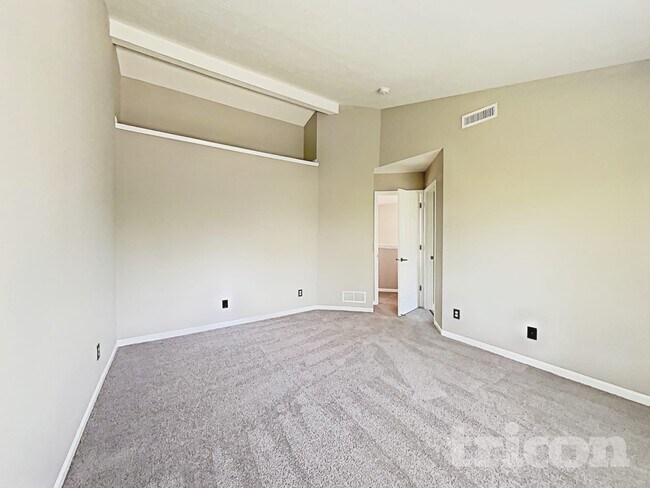 Building Photo - 3210 Crestwell Dr