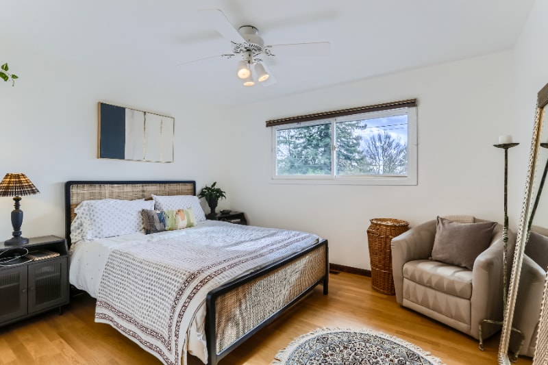 Building Photo - 6106 SE Riverside Dr