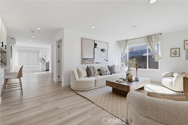 Building Photo - 125 Campanita Ct