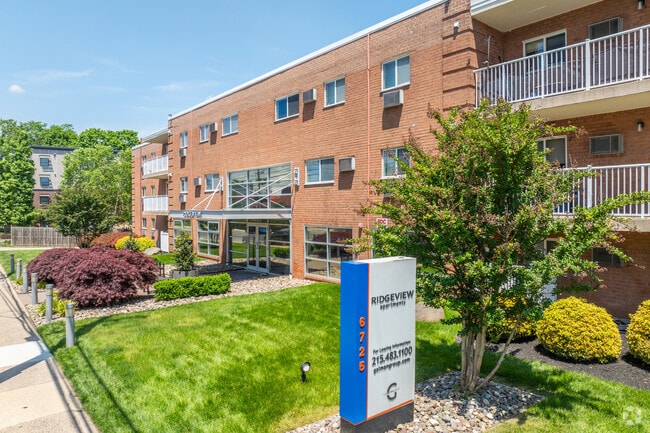 Ridgeview Exterior - Ridgeview Apartments