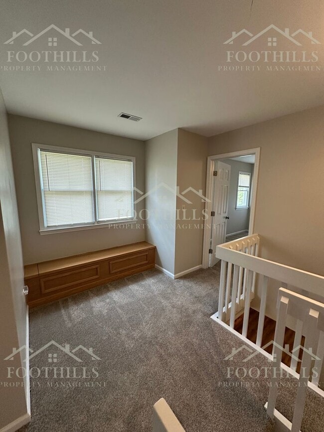 Building Photo - Comfort & Space in a Great Location! 3-Bed...