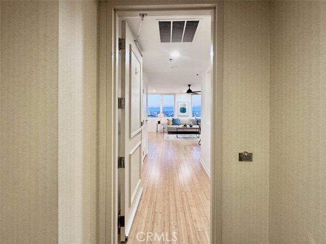 Building Photo - 525 E Seaside Way