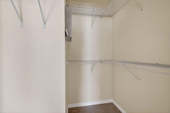 Building Photo - 115 Pond Apple Ln