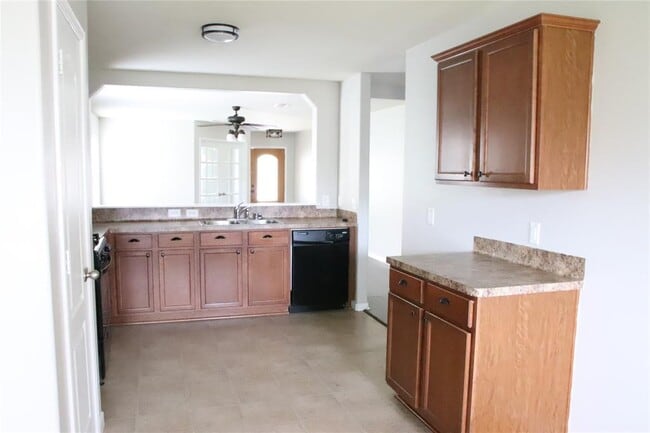 Building Photo - 2710 Sandberry Dr