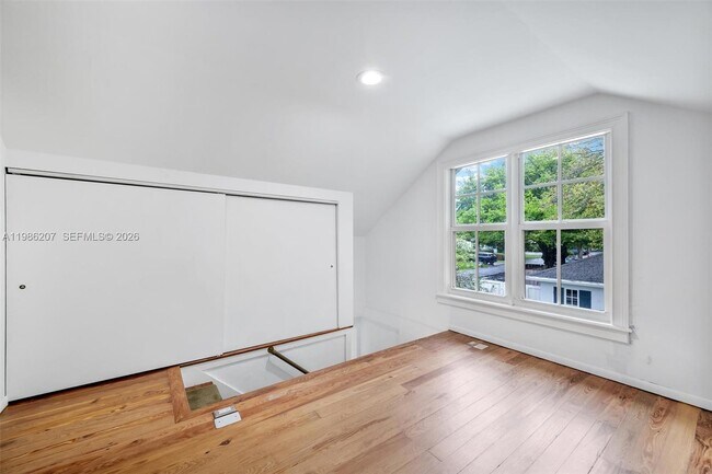 Building Photo - 285 NE 105th St