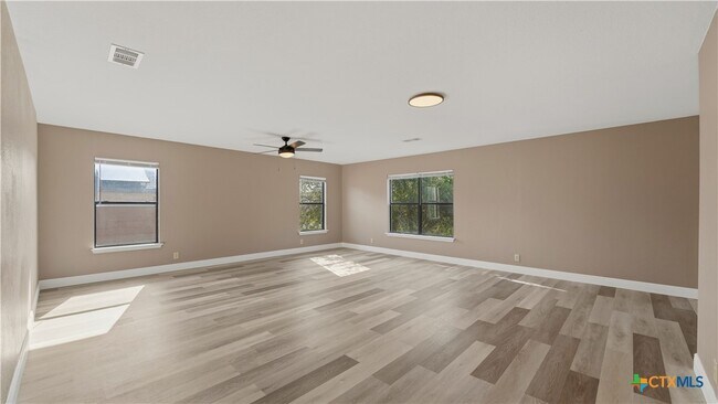 Building Photo - 7338 Raintree Forest
