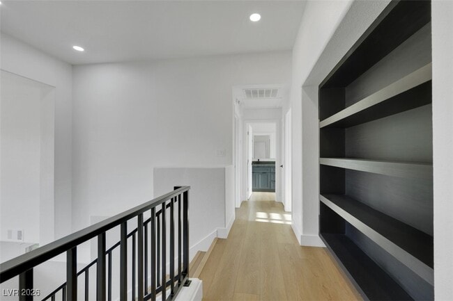 Building Photo - 7132 Mission Hills Dr