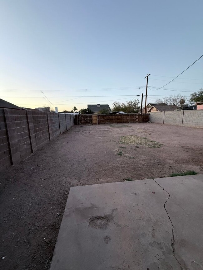 Building Photo - Call Today!