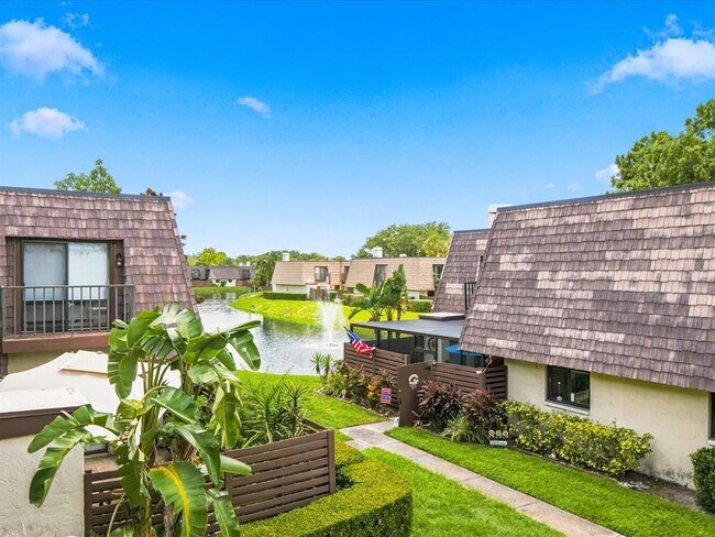 Building Photo - 15446 E Pond Woods Dr