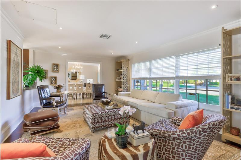 Building Photo - 835 Canary Walk