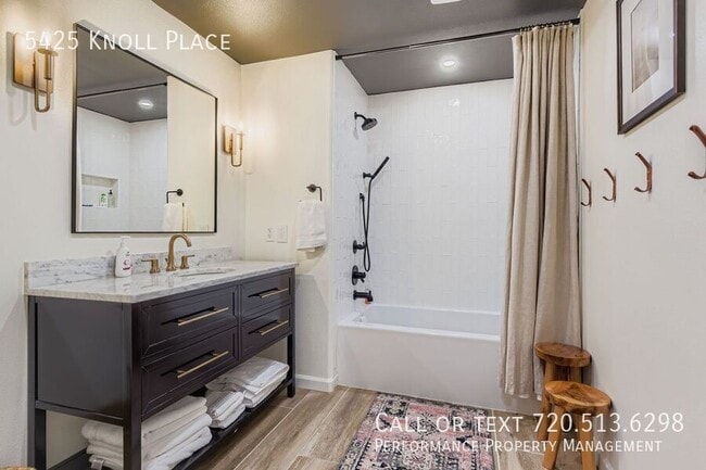 Building Photo - 5425 E Knoll Pl