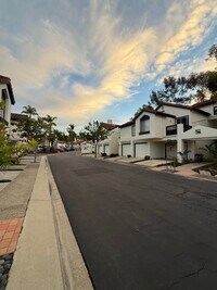 Building Photo - Adorable 2/2 bath condo in Laguna Niguel!