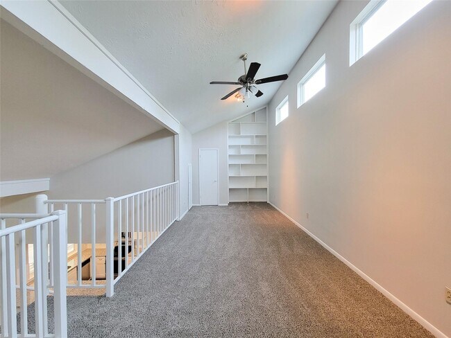 Building Photo - 5107 Prairie Creek Dr