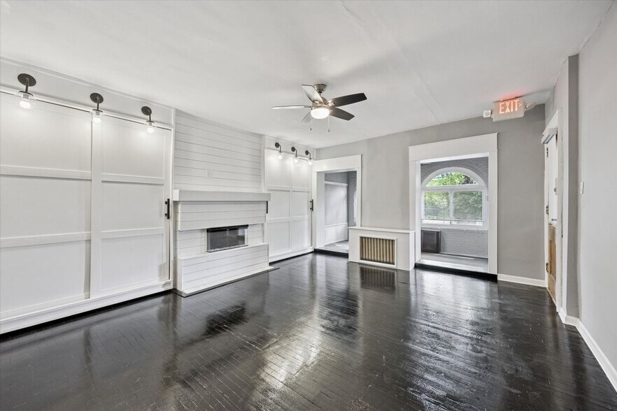Primary Photo - 5235 Wissahickon Ave