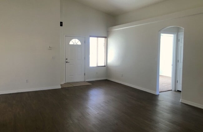 Building Photo - Coming Soon!  Beautifully Updated Home with Screened Porch Retreat