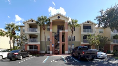 Building Photo - 1989 Summer Club Dr