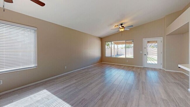 Building Photo - 3830 E Kroll Dr