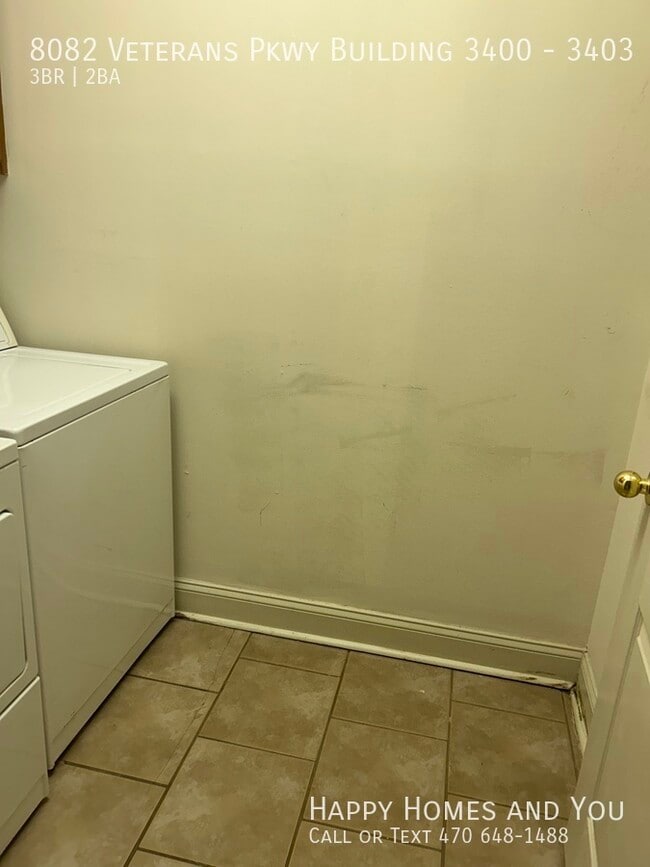 Building Photo - 8082 Veterans Pkwy