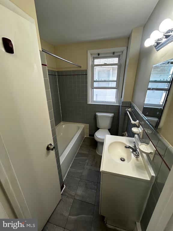 Building Photo - 7347 Tabor Ave