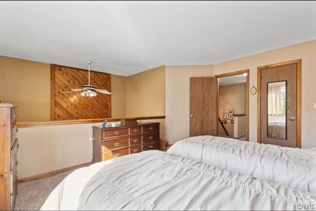 Building Photo - 8253 Honeysuckle Dr