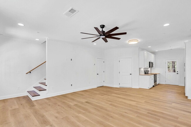 Building Photo - 207 Riverstone Commons Cir
