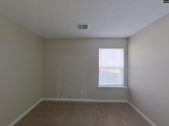 Building Photo - 562 Chisolm Way