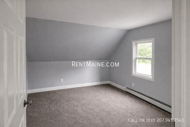 Building Photo - 492 Main St