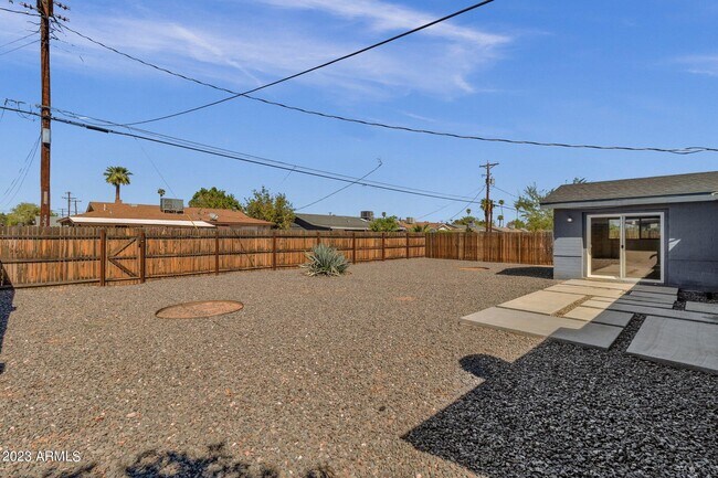 Building Photo - 7408 E Beatrice St