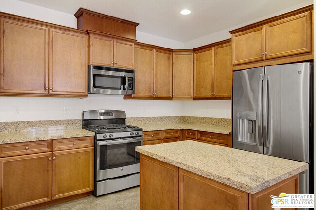 Building Photo - 607 Calle Vibrante