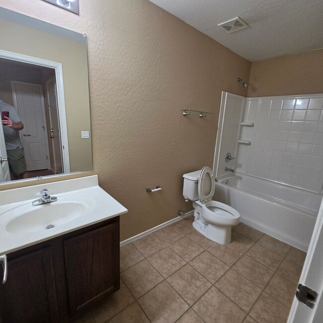 Building Photo - 18418 W Westfall Way
