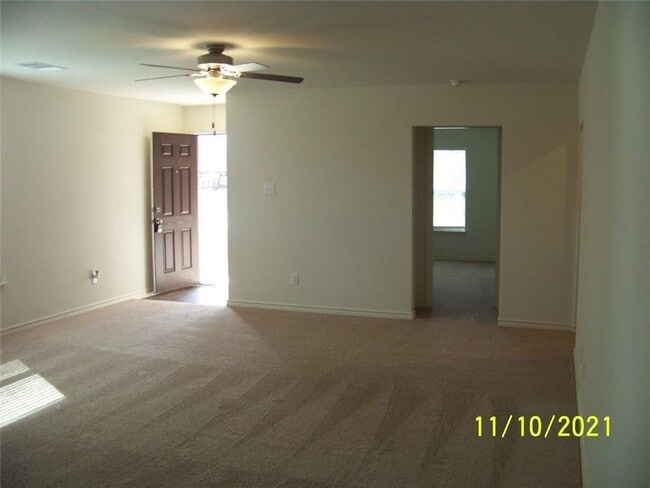 Building Photo - Excellent single story 4 bedroom in Jarrell