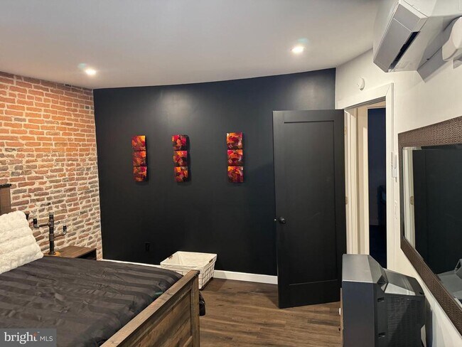 Building Photo - 814 Chestnut St