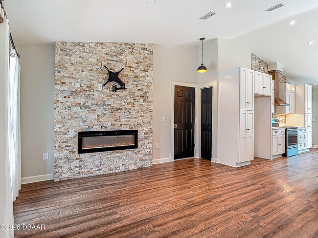 Building Photo - 14 Zollinger Pl