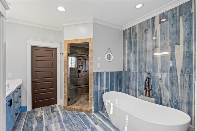 Building Photo - 2125 Cooper Lake Dr SE