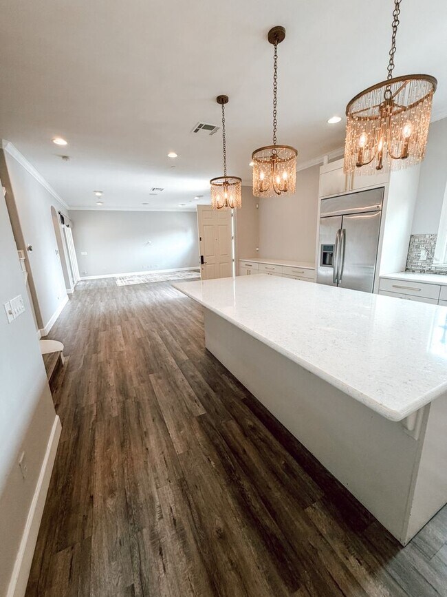 Building Photo - Lovely Home in San Ramon Available Now!