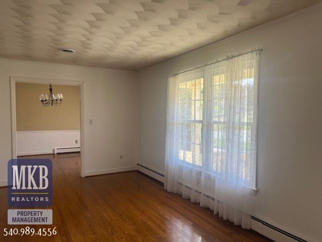 Building Photo - 4bd/3bth SW County Home