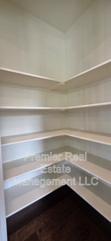 Building Photo - 15139 Chicago St