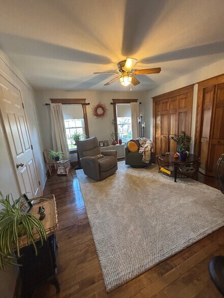 Building Photo - 460 Burncoat St