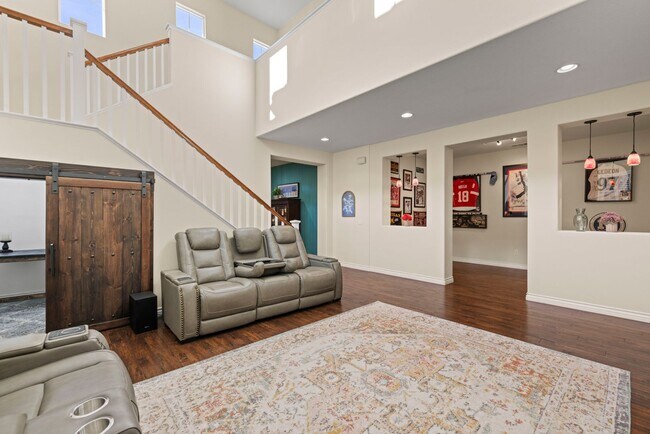 Building Photo - Luxurious 5-Bedroom Pool Home with Solar &...