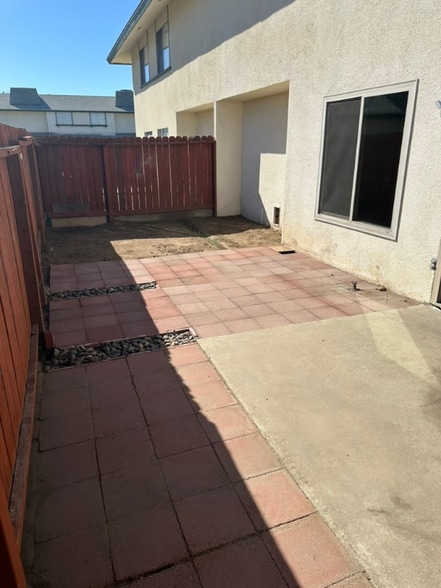 Building Photo - 4858 N Winery Cir