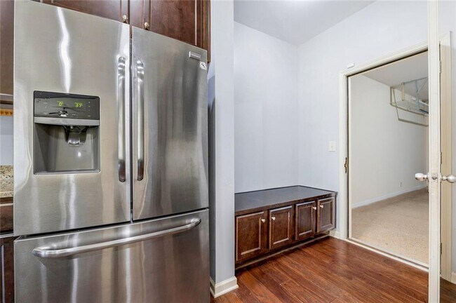 Building Photo - 4467 Water Mill Dr