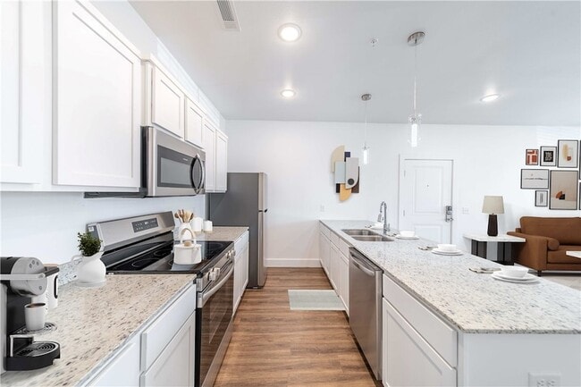 Building Photo - The Benton -  200 Ryan Unit Garland | Crittenden