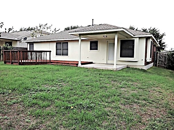 Building Photo - 2412 Hallie Ln