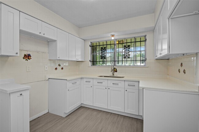 Building Photo - 7329 Gleason Rd