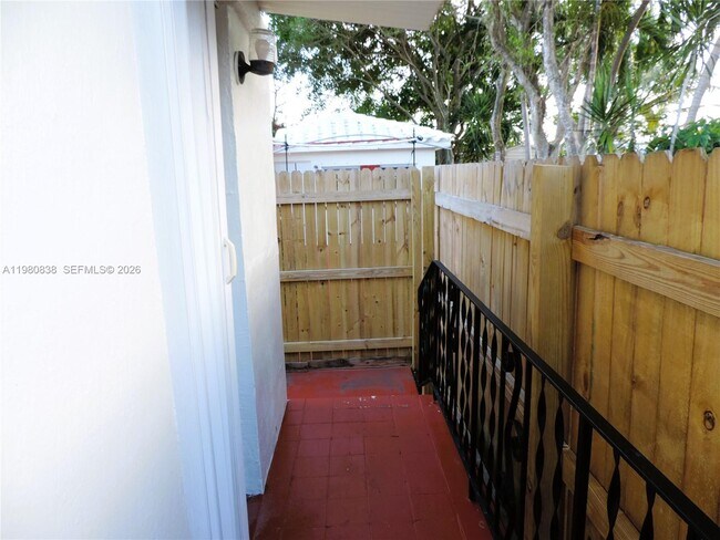 Building Photo - 3134 SW 25th Ter