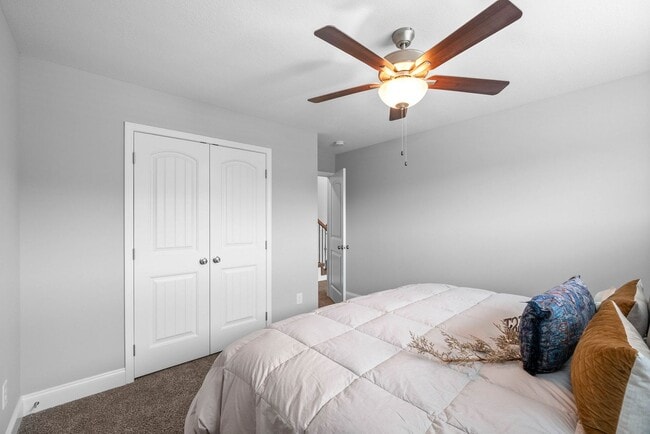 Building Photo - Modern 6-Bedroom Home with Open Layout & S...