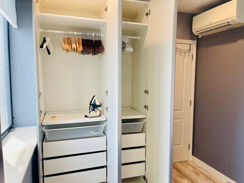 Bedroom Closet - 838 41st St