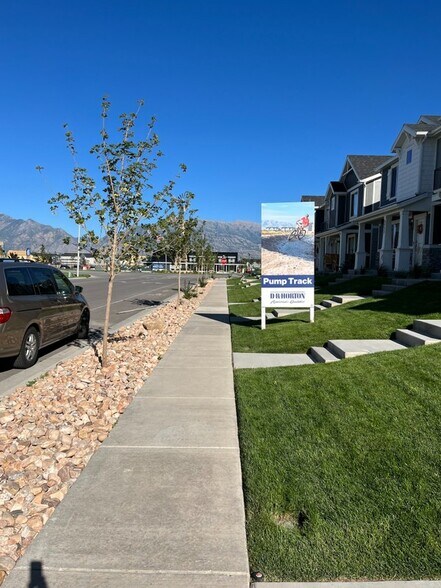 Building Photo - 3757 Cold Spring Dr