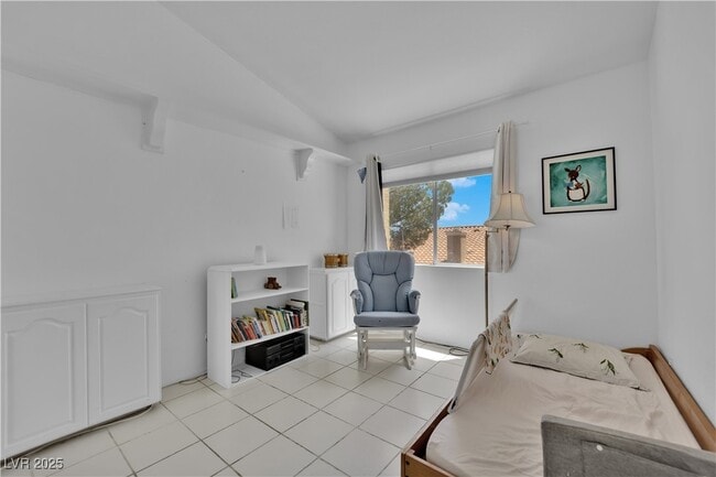 Building Photo - 2128 Desert Pines St