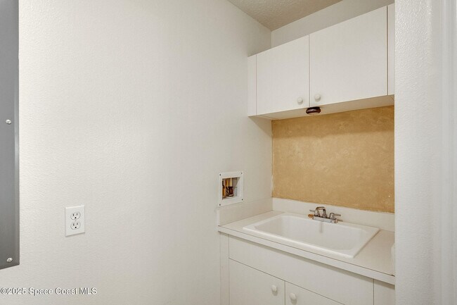 Building Photo - 134 Starboard Ln